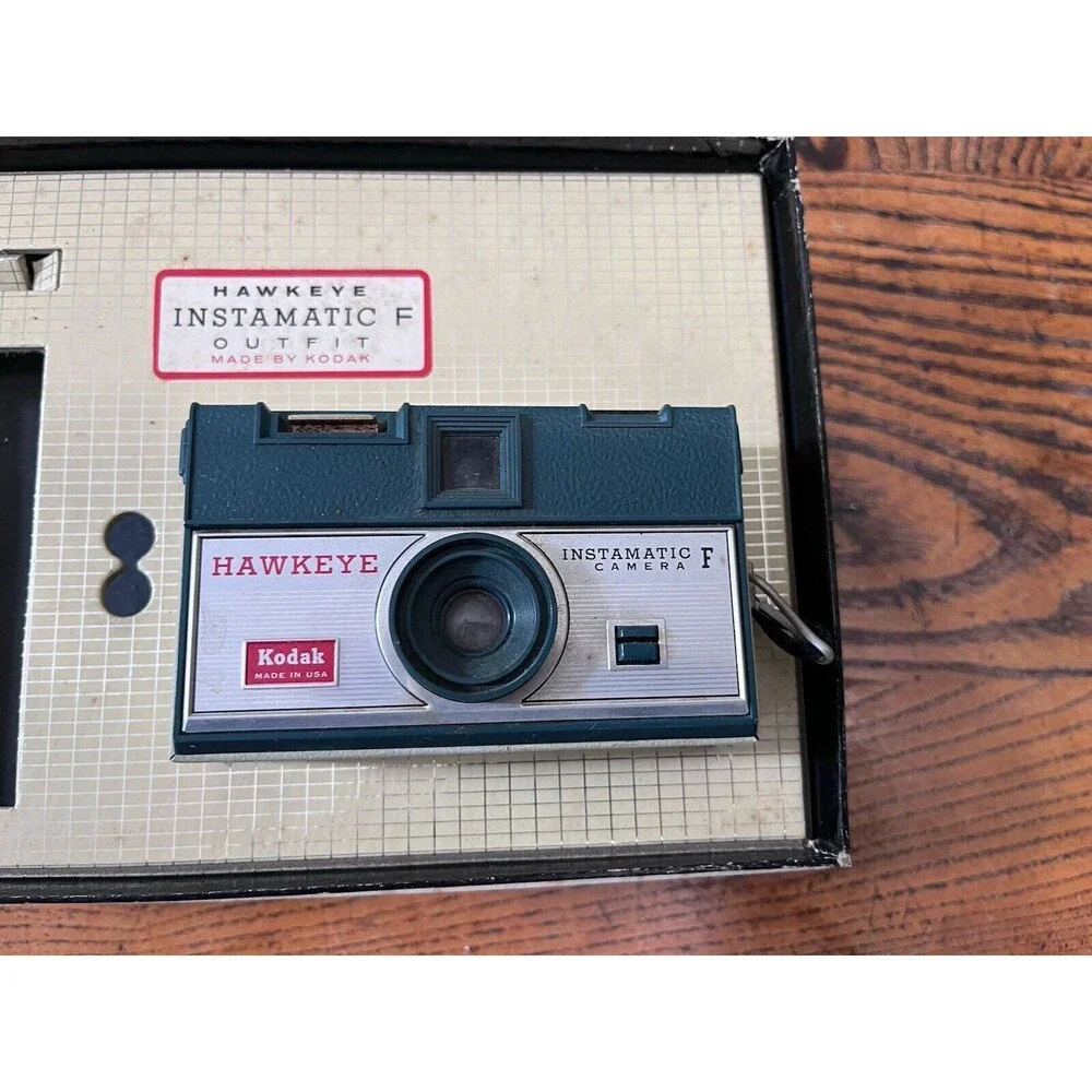 Kodak Hawkeye Instamatic F Camera Outfit With Original Box And Bulbs 1964-1968